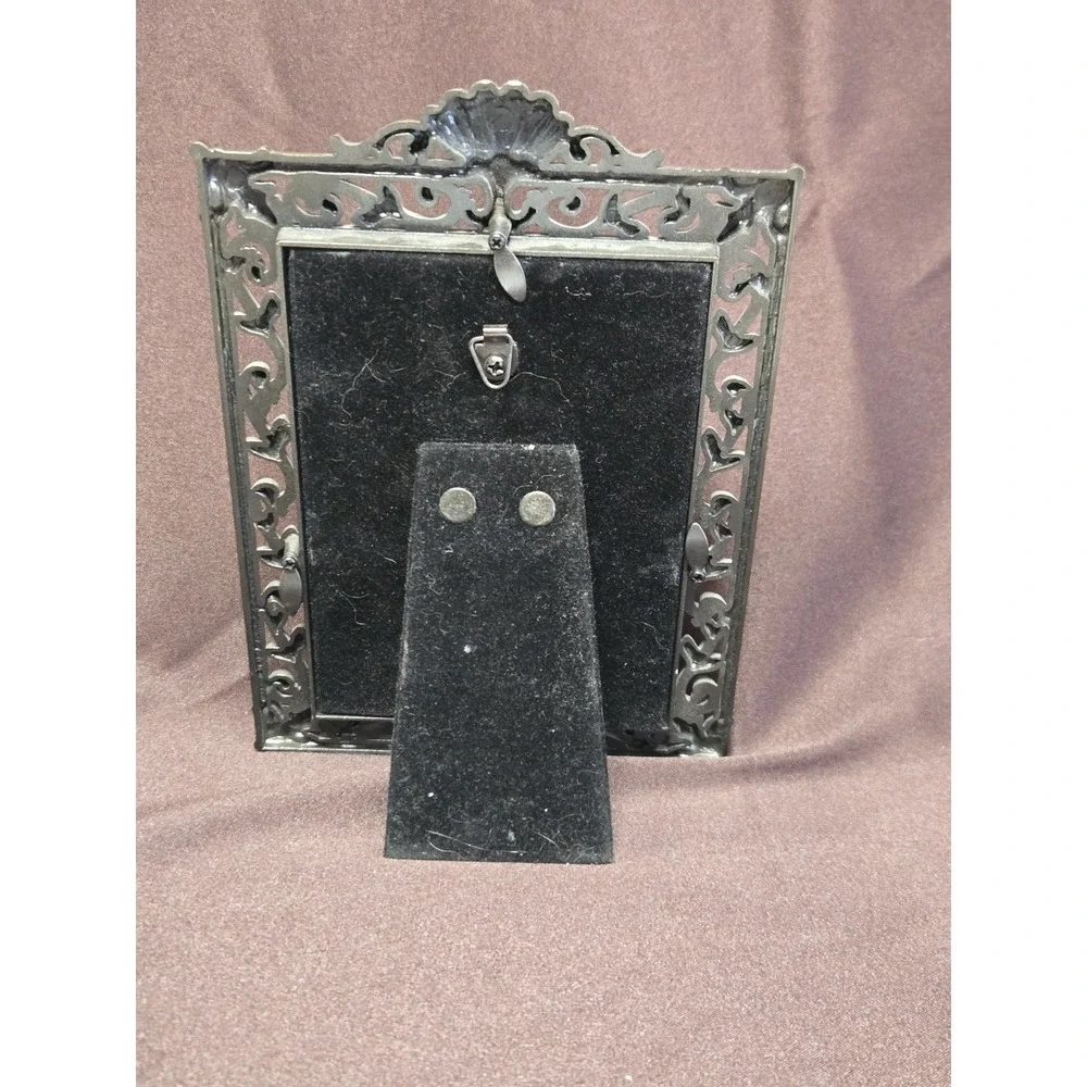 Vintage Ornate Metal (Heavy) 4x6 Picture Frame. Stand Or Hang. VGVC